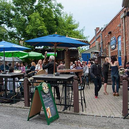 The Harbourfront Inn Sainte-Catherine Extérieur photo