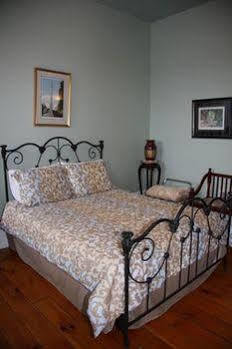 The Harbourfront Inn Sainte-Catherine Extérieur photo